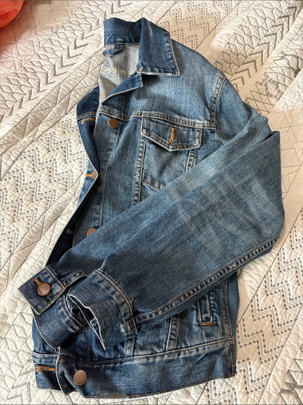 GAP maternity, 1969 Denim Jacket - Classic Blue Jean Jacket - Picture 3 of 3